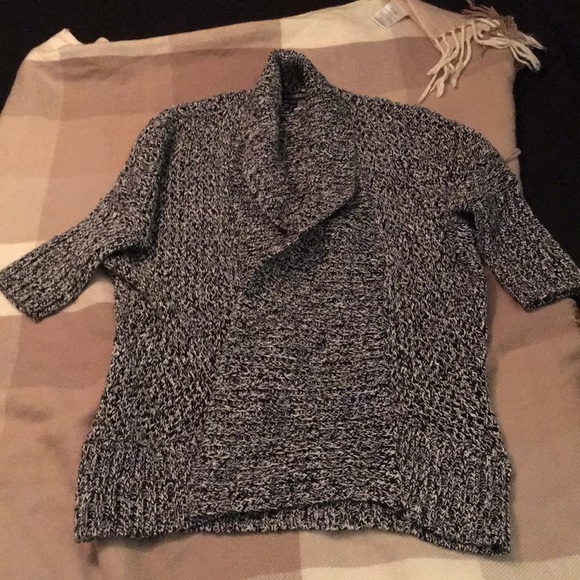 Express Sweaters - Express shortsleeved beltless sweater size small